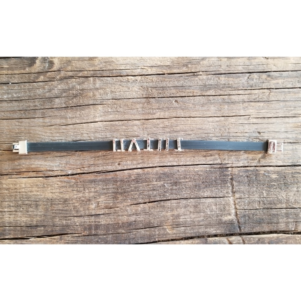3/$20⭐ Black and Silver Dream charm bracelet - Picture 4 of 4